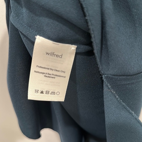 Aritzia Wilfred Round Neck Blouse - Picture 4 of 8